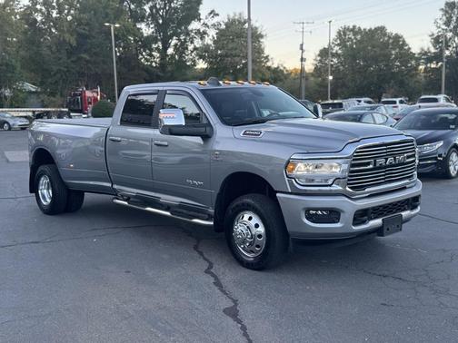 2024 RAM 3500 Laramie Crew Cab 4x4 8' Box