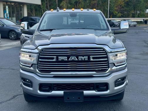 2024 RAM 3500 Laramie Crew Cab 4x4 8' Box