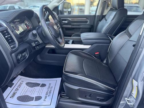 2024 RAM 3500 Laramie Crew Cab 4x4 8' Box