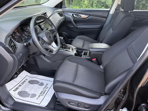 Magnetic Black 2018 Nissan Rogue SV