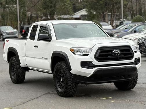 2022 Toyota Tacoma SR