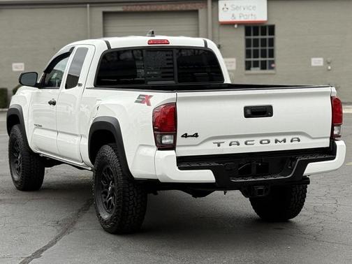 2022 Toyota Tacoma SR