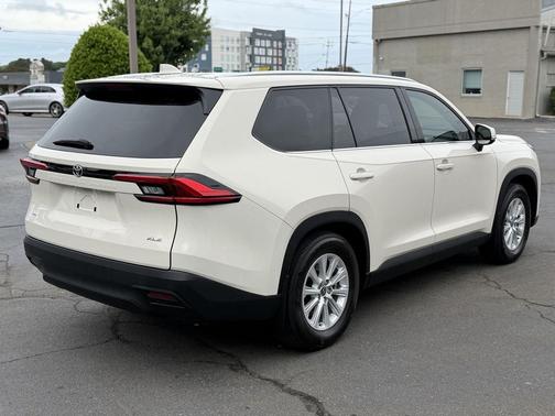 Coastal Cream 2024 Toyota Grand Highlander XLE