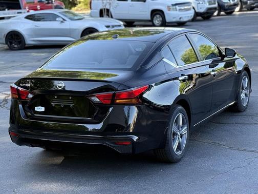 Super Black 2019 Nissan Altima 2.5 S