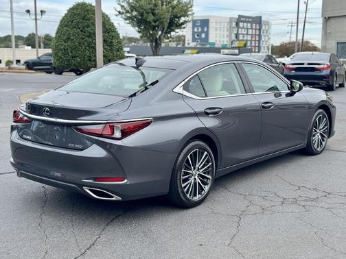 2022 Lexus ES 350 Base