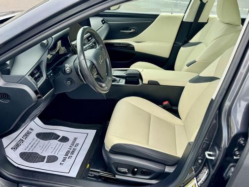 2022 Lexus ES 350 Base