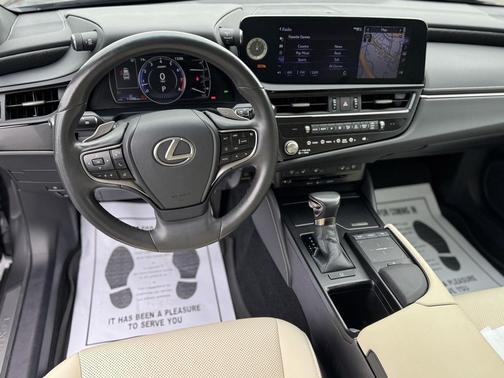 2022 Lexus ES 350 Base