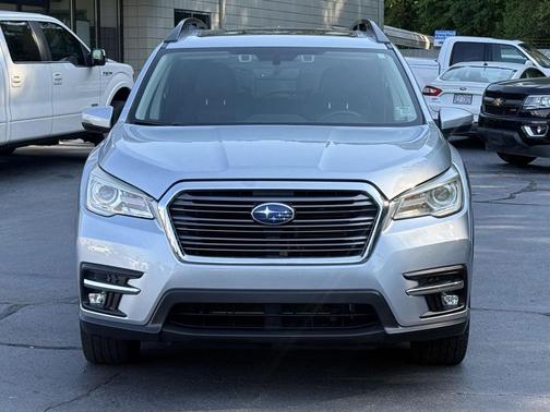 Ice Silver Metallic 2019 Subaru Ascent Limited 7-Passenger