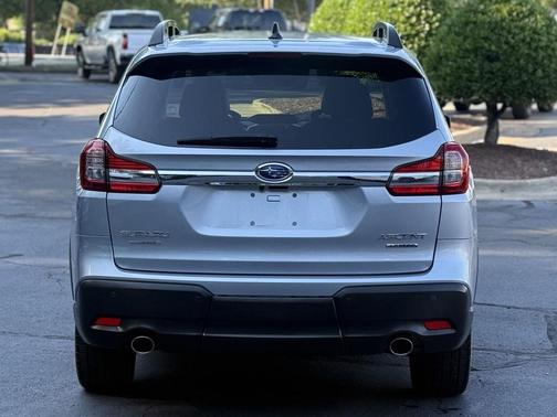 Ice Silver Metallic 2019 Subaru Ascent Limited 7-Passenger
