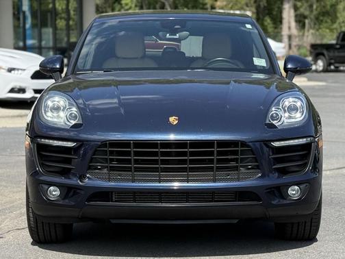 Sapphire Blue Metallic 2017 Porsche Macan Macan