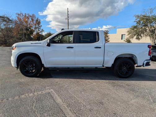 2025 Chevrolet Silverado 1500 Custom