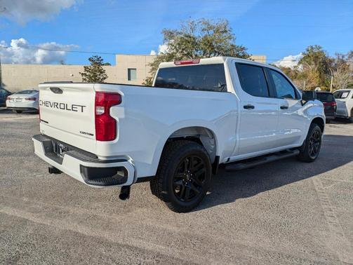 2025 Chevrolet Silverado 1500 Custom