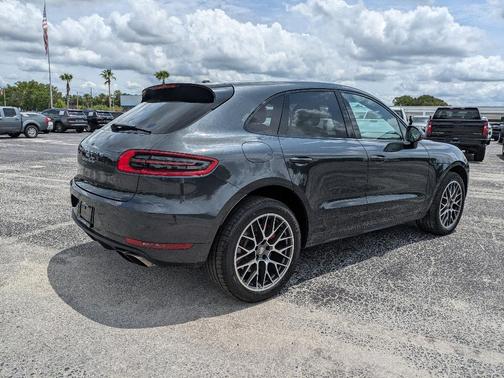 2018 Porsche Macan Turbo