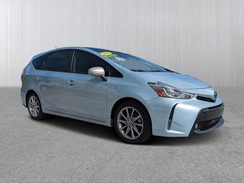 2016 Toyota Prius v Five