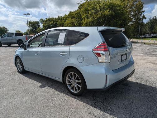 2016 Toyota Prius v Five