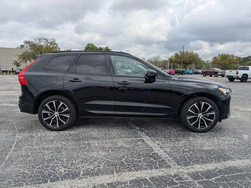 2024 Volvo XC60 B5 Plus Dark Theme