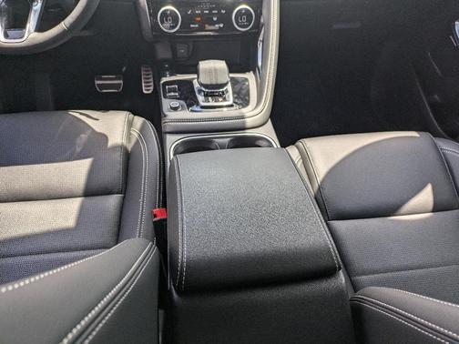 2024 Jaguar E-PACE P250 R-Dynamic SE