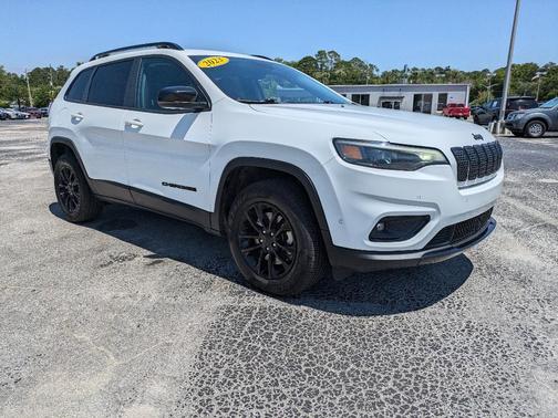 2023 Jeep Cherokee Altitude Lux