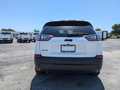 2023 Jeep Cherokee Altitude Lux