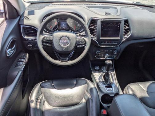 2023 Jeep Cherokee Altitude Lux