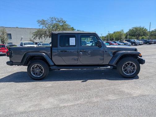 Granite Crystal Clearcoat Metallic 2022 Jeep Gladiator Overland