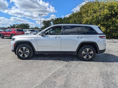 2024 Jeep Grand Cherokee 4xe Base
