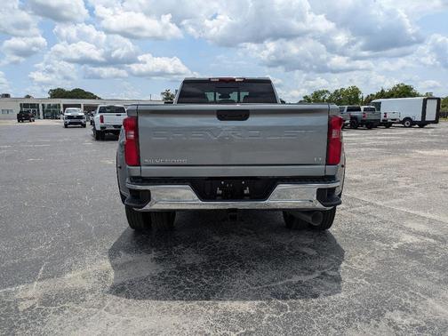 2025 Chevrolet Silverado 3500 LT