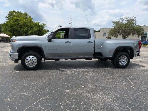 2025 Chevrolet Silverado 3500 LT