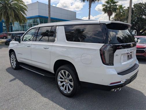 2025 Chevrolet Suburban Premier