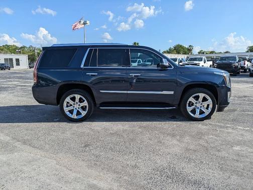 2018 Cadillac Escalade Luxury