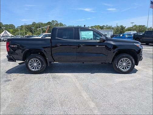 Black 2026 Chevrolet Colorado LT