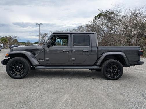 2021 Jeep Gladiator Overland