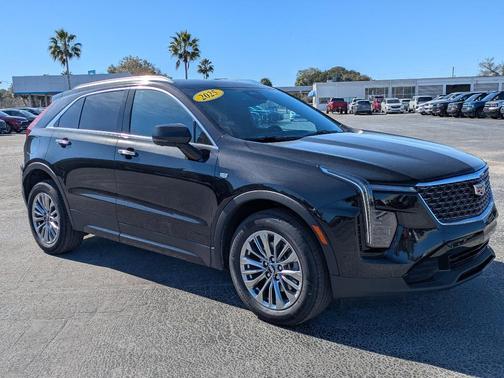 2025 Cadillac XT4 Premium Luxury