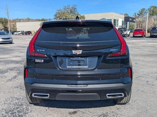 2025 Cadillac XT4 Premium Luxury