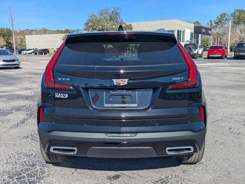 2025 Cadillac XT4 Premium Luxury