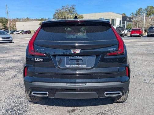2025 Cadillac XT4 Premium Luxury