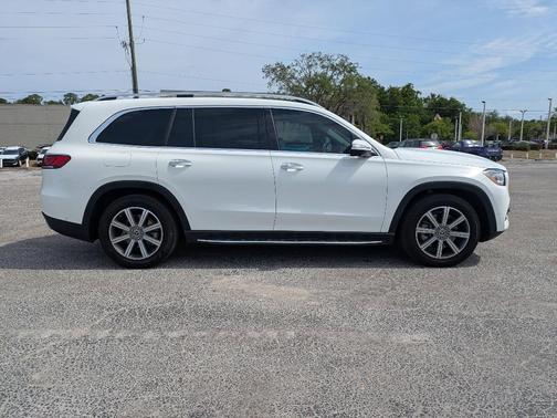 White 2022 Mercedes-Benz GLS 450 4MATIC