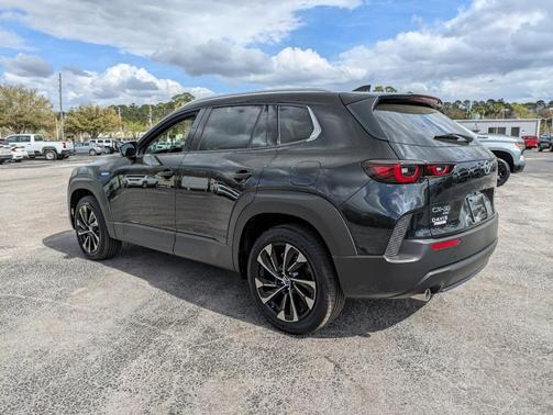 2025 Mazda CX-50 PLUS