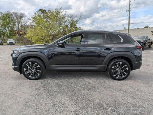 2025 Mazda CX-50 PLUS