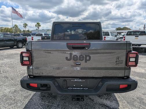 2024 Jeep Gladiator Sport