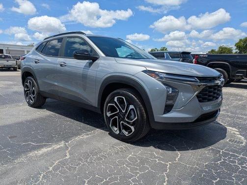 Gray 2026 Chevrolet Trax 2RS