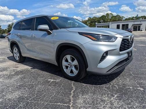 2023 Toyota Highlander LE