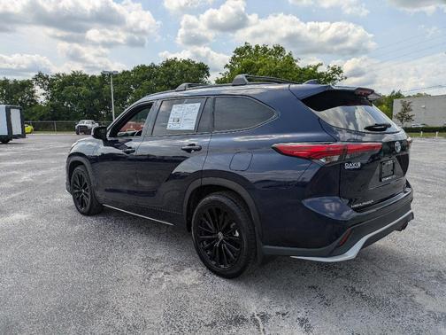 2023 Toyota Highlander XSE