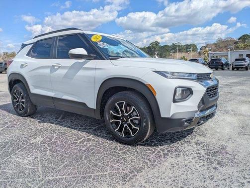 Summit White 2023 Chevrolet Trailblazer ACTIV