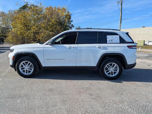 2023 Jeep Grand Cherokee Laredo