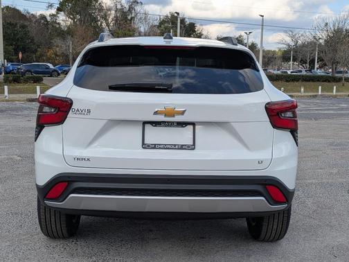 White 2026 Chevrolet Trax LT