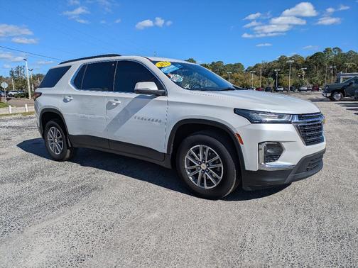 2023 Chevrolet Traverse LT Leather