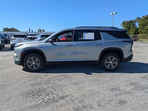 2024 Chevrolet Traverse LT