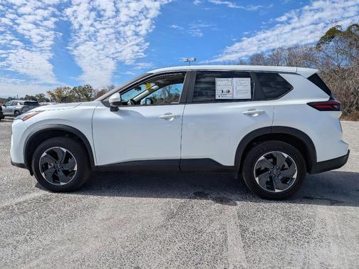 2024 Nissan Rogue SV