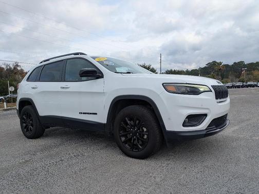 2023 Jeep Cherokee Altitude Lux